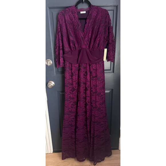 Kiyonna Screen Siren Amethyst Lace Maxi Dress, Size 1X 1XL, Made in USA, MOB - Picture 5 of 9